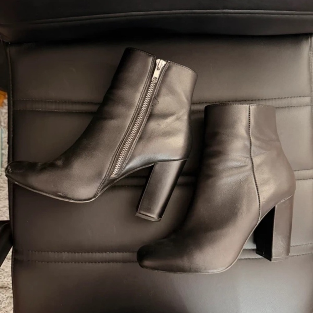 Steve Madden Black Leather Block Heel Ankle Boots with Side Zip